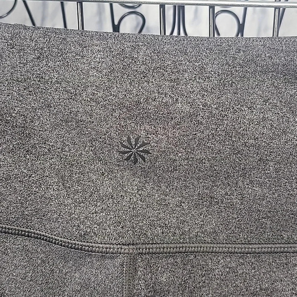 ATHLETA Stash Pocket Salutation Gray Leggings XS - Picture 5 of 9